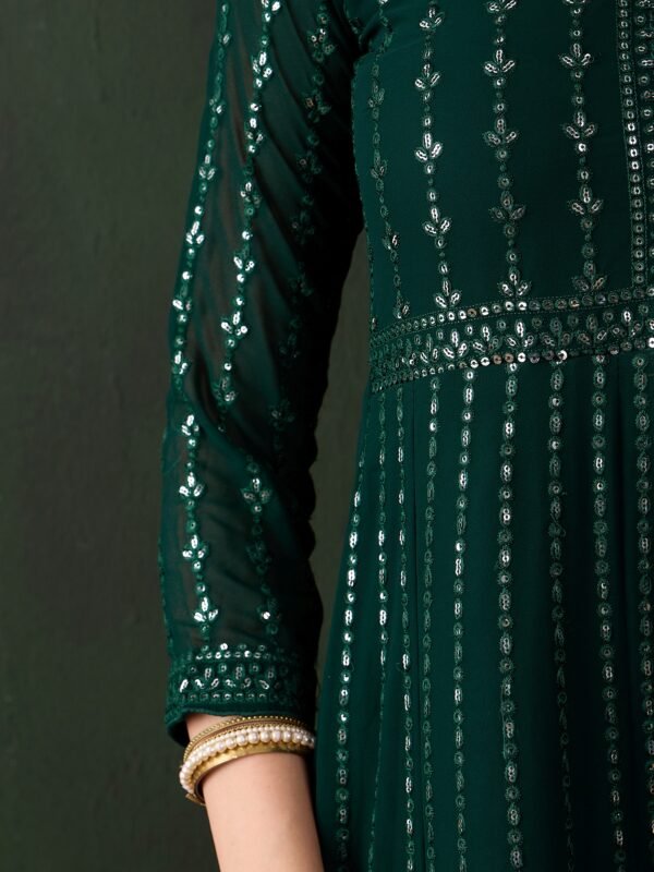 Elegant Green Embroidered Anarkali Gown with V Neck & Lace Dupatta