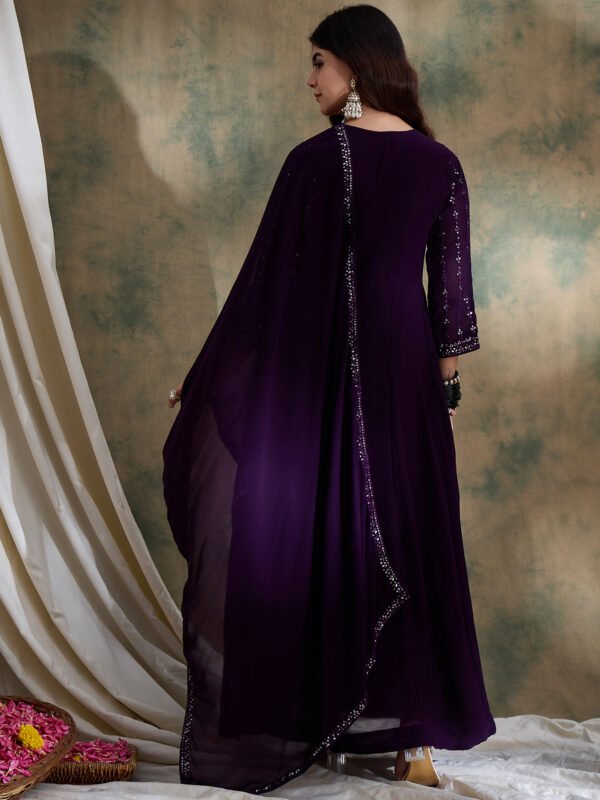 Elegant Green Embroidered Anarkali Gown with V Neck & Lace Dupatta
