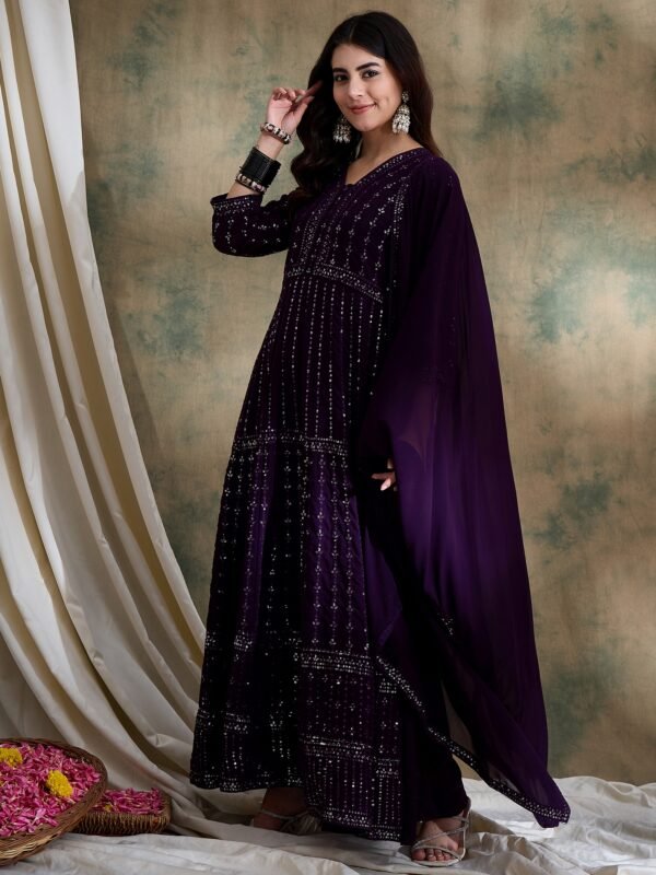 Elegant Green Embroidered Anarkali Gown with V Neck & Lace Dupatta