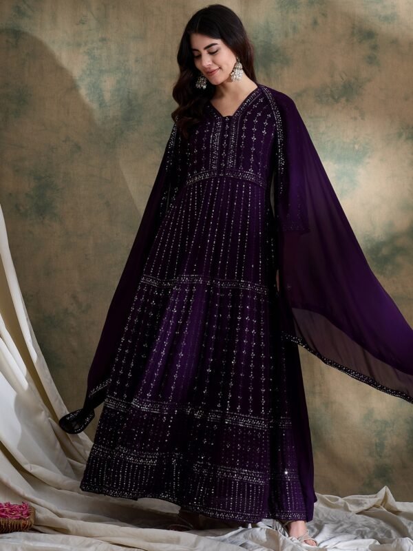 Elegant Green Embroidered Anarkali Gown with V Neck & Lace Dupatta